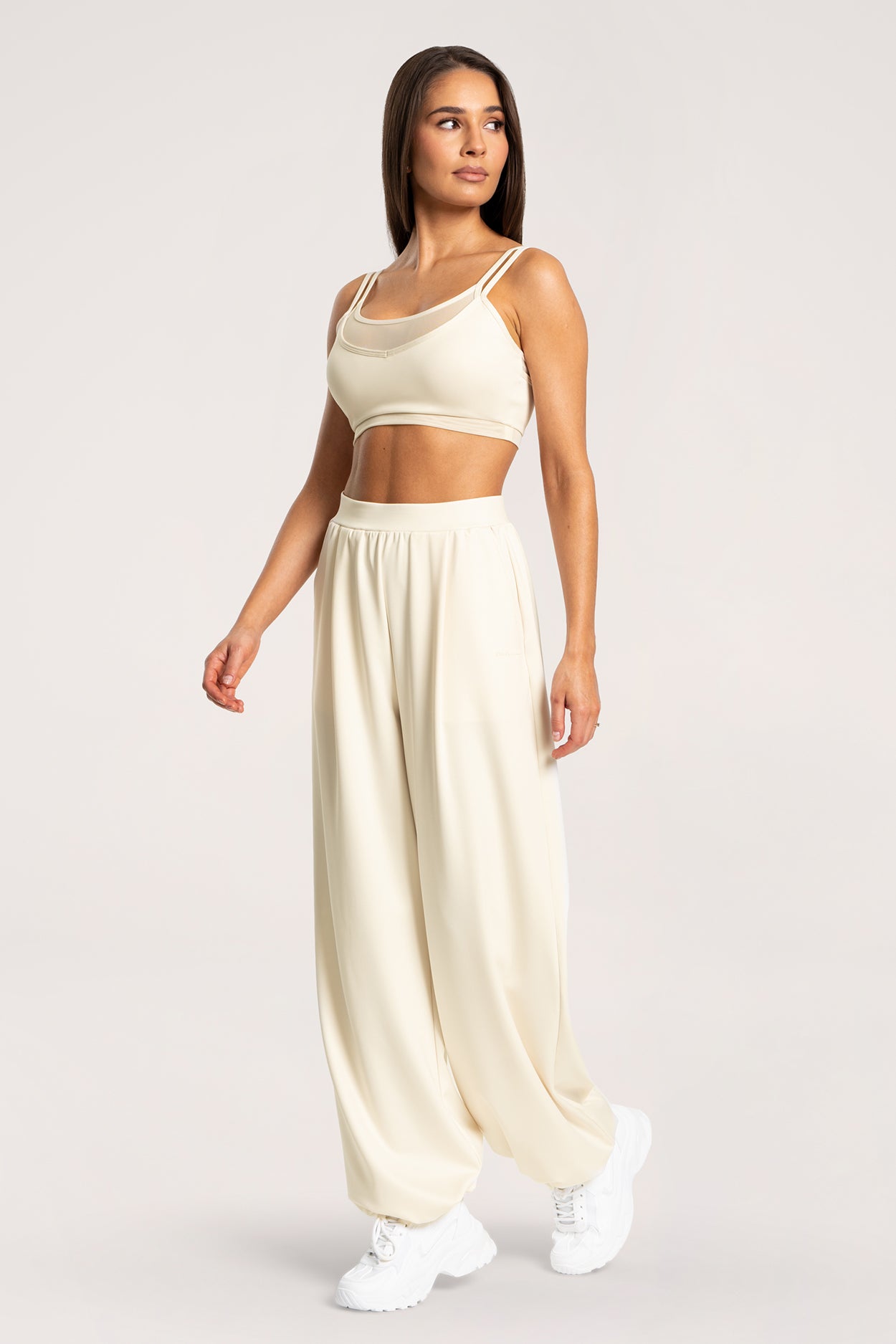 UN1FORM Sports Bra cream