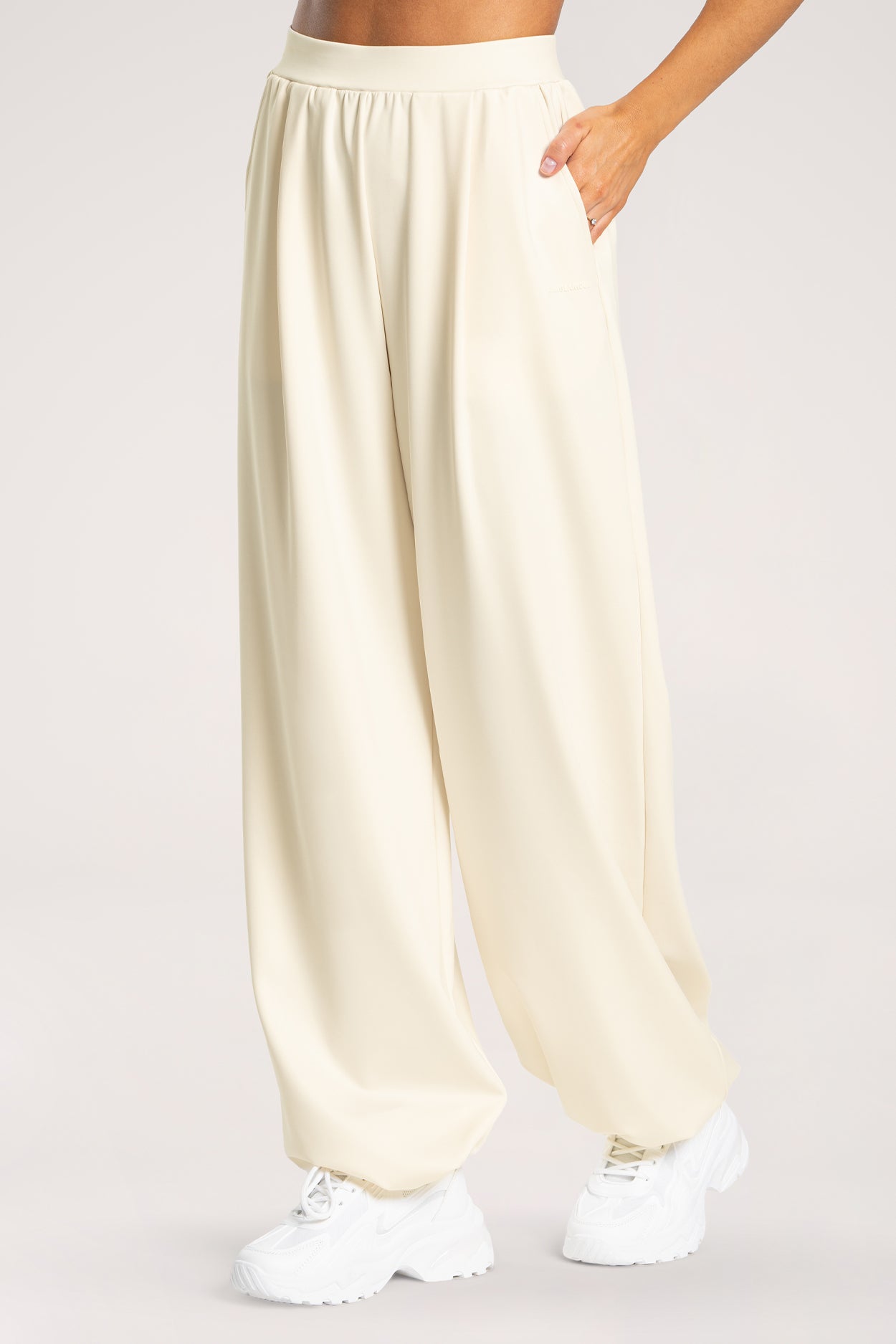 UN1FORM wide Pants cream