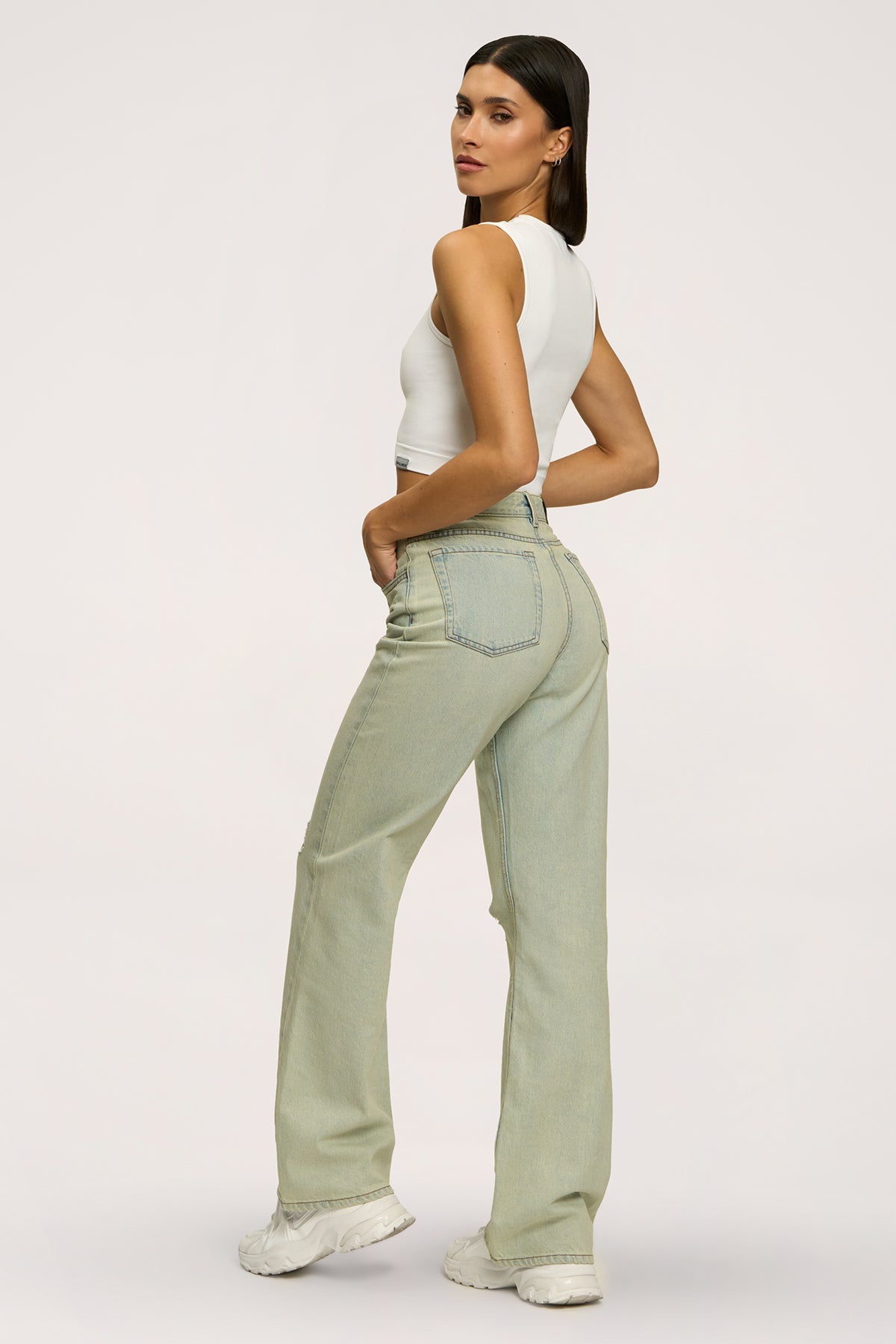 Wide relaxed jeans light green