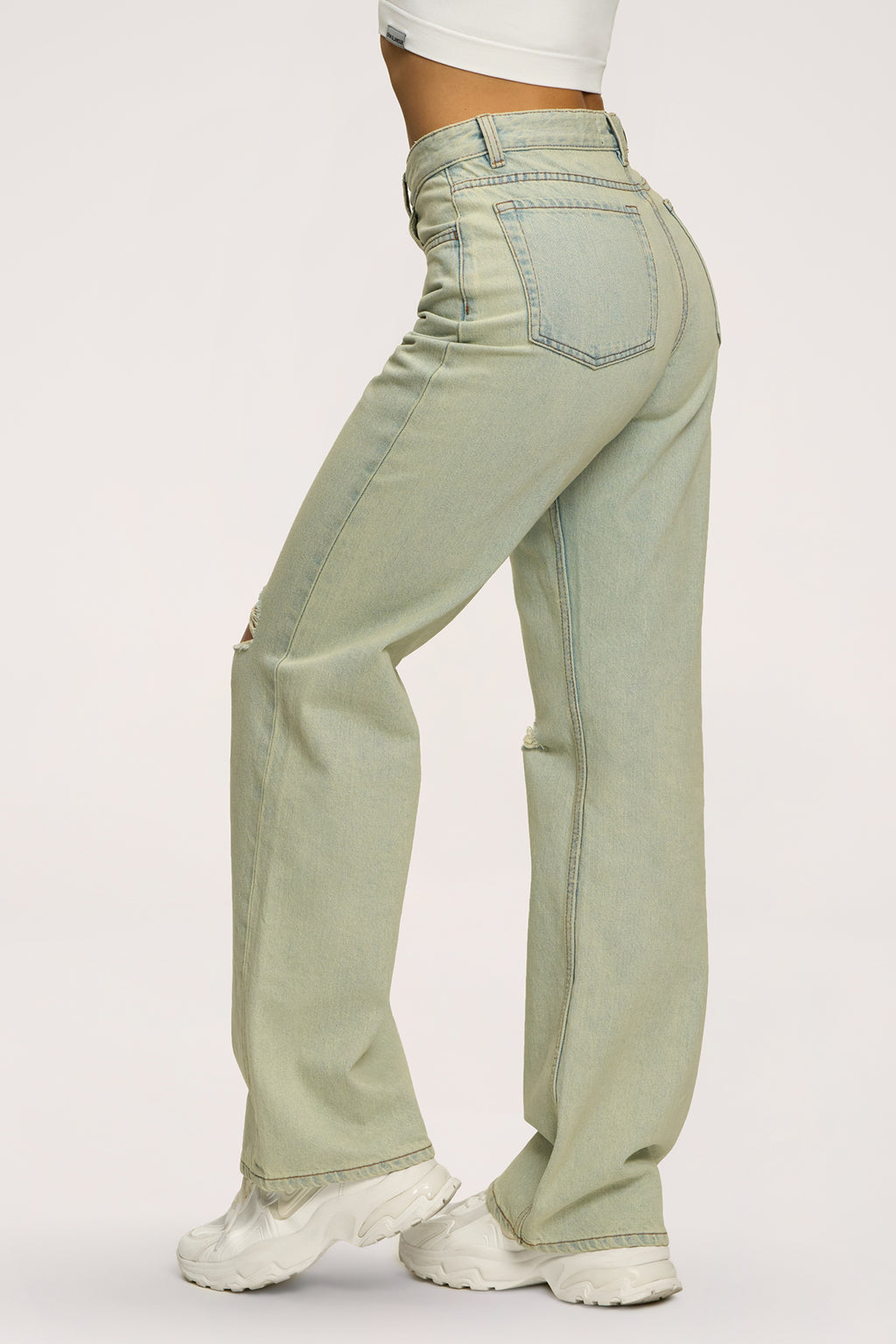 Wide relaxed jeans light green