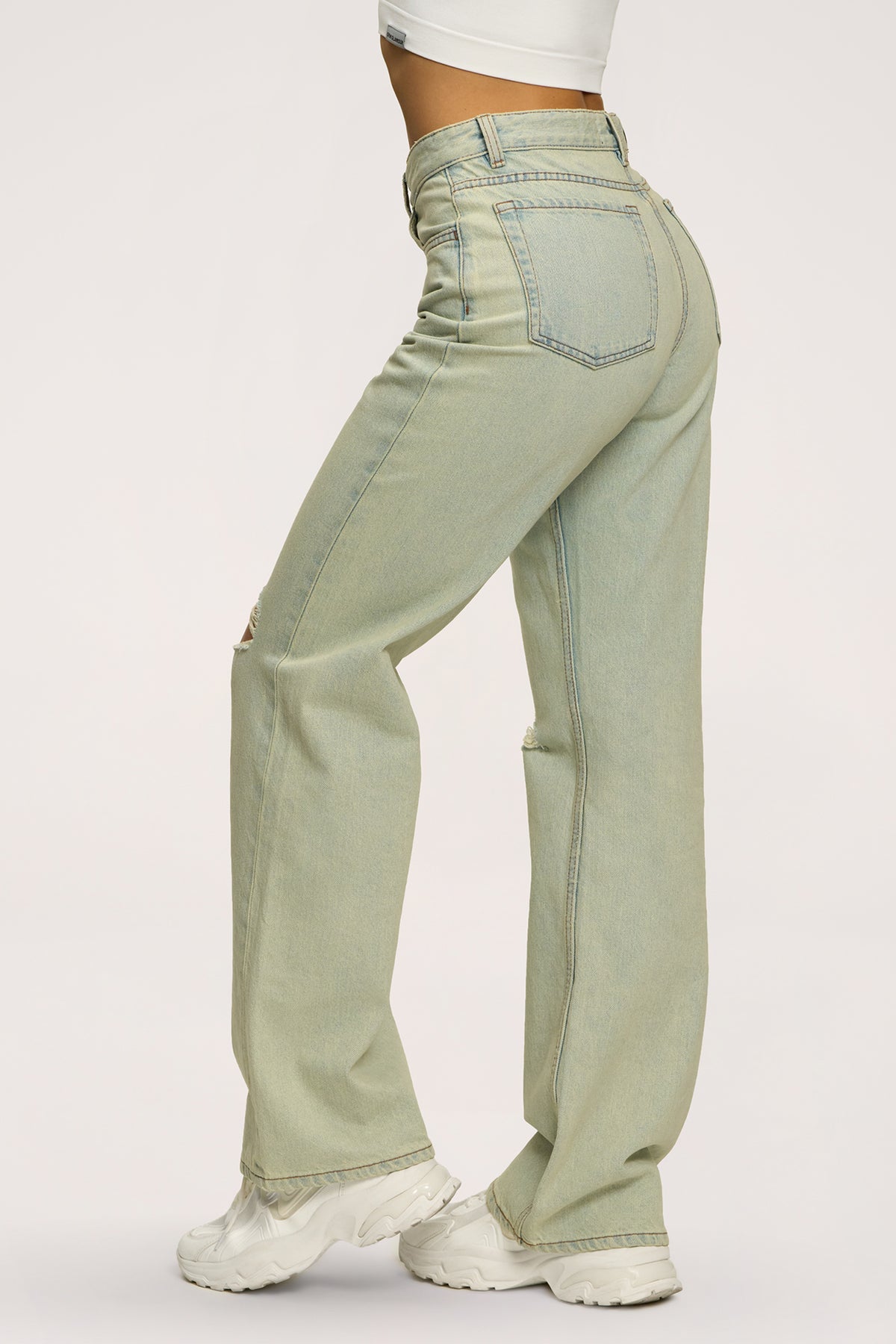 Wide relaxed jeans light green