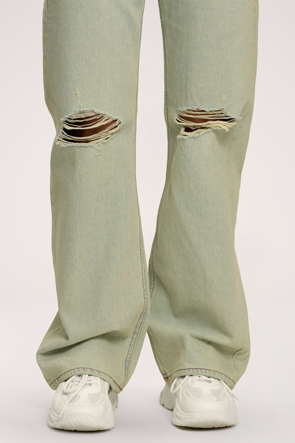 Wide relaxed jeans light green