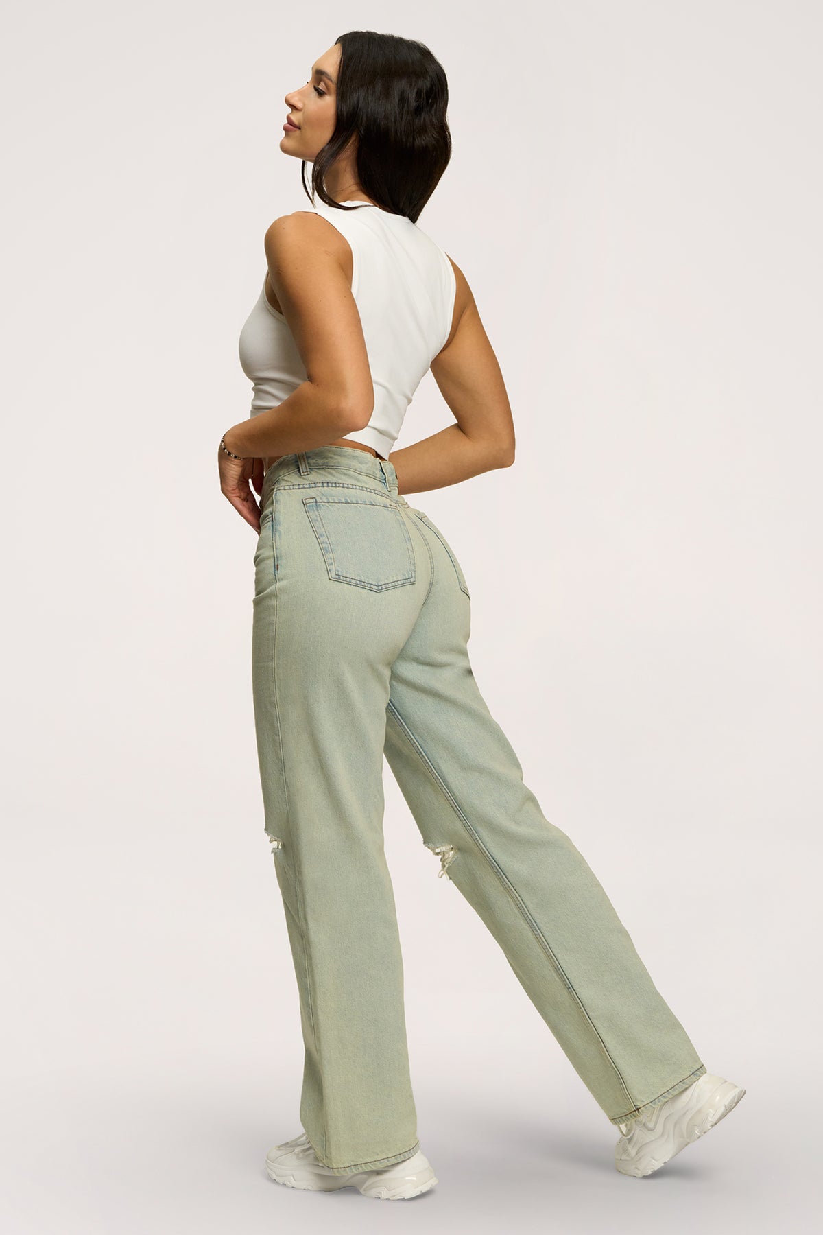 Wide relaxed jeans light green