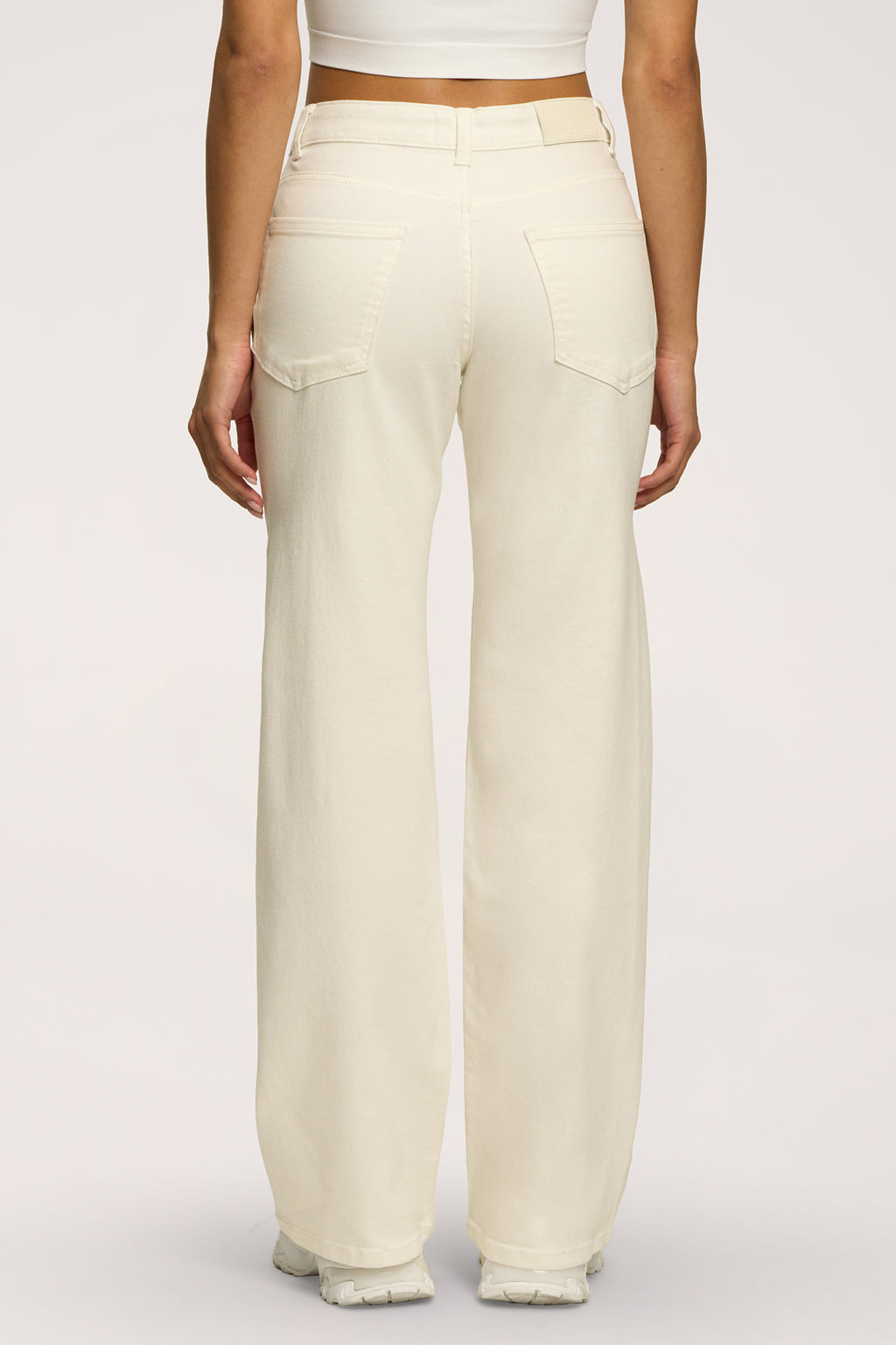 Wide low-waist jeans off white