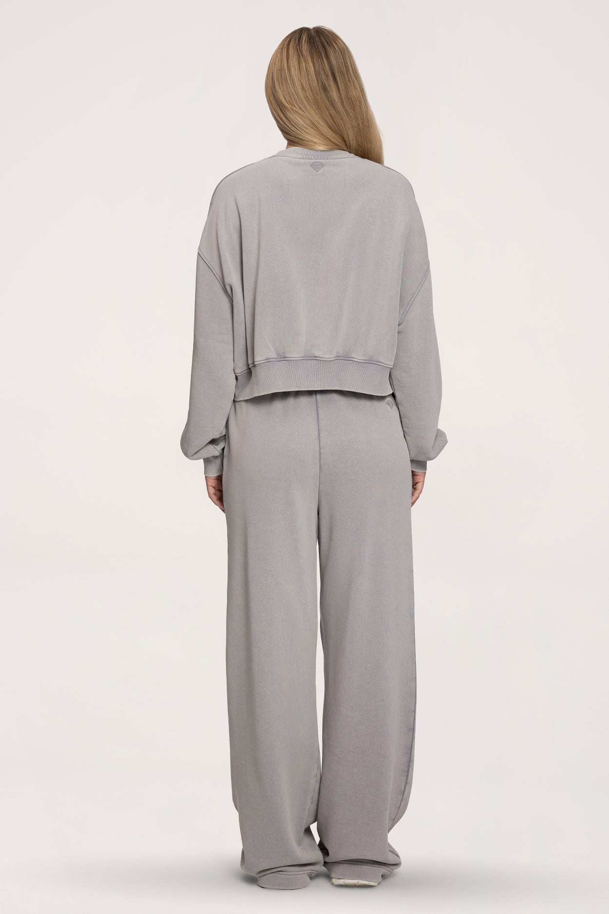 Easy Straight-Leg Sweatpants light grey