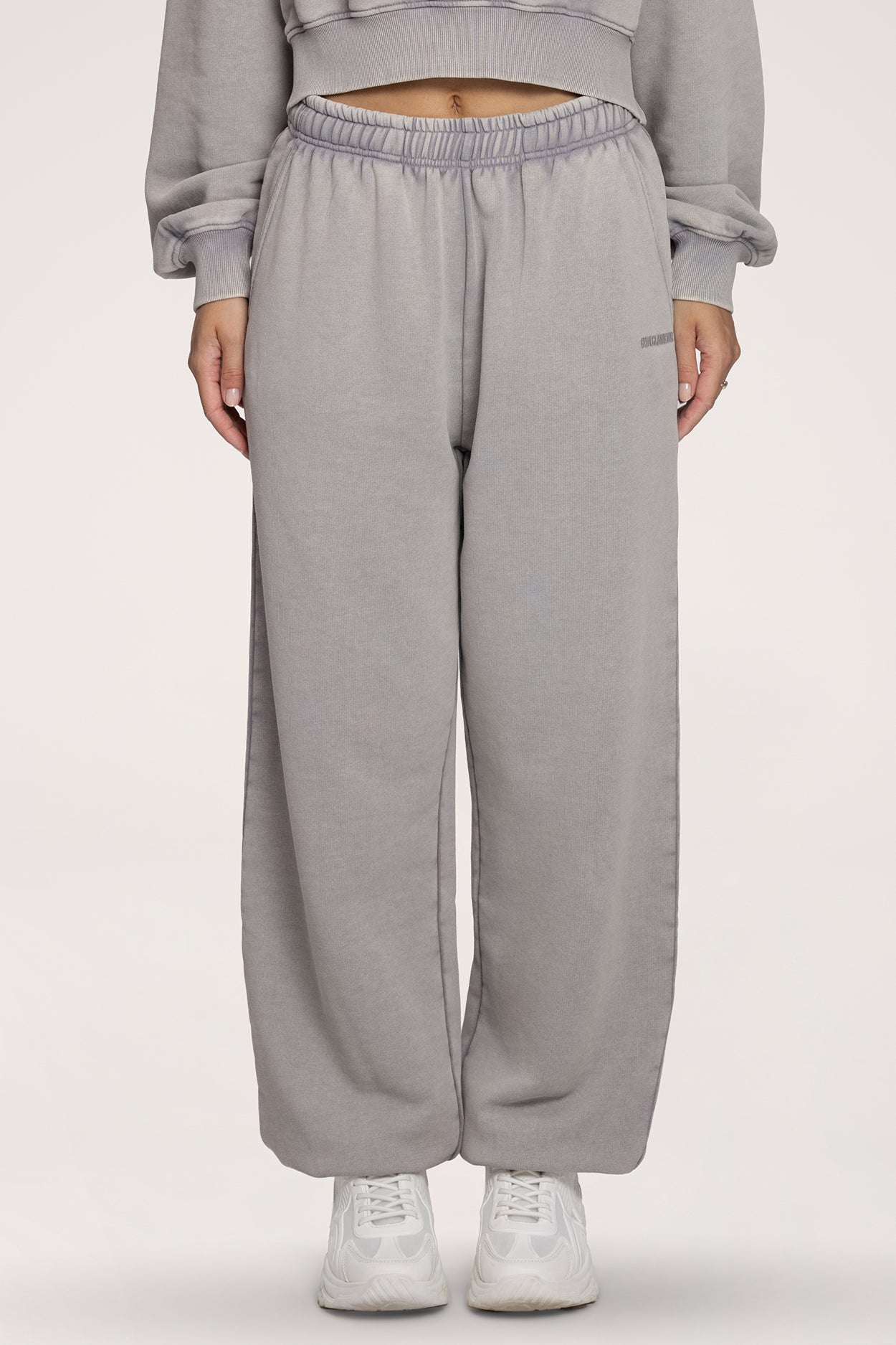 Easy Cuffed Sweatpants light grey