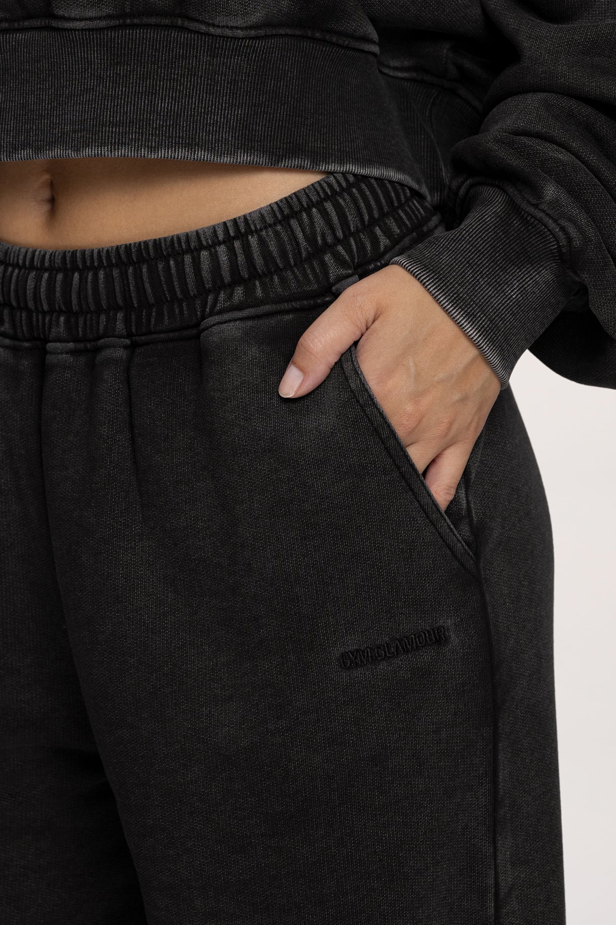 Easy Straight-Leg Sweatpants black