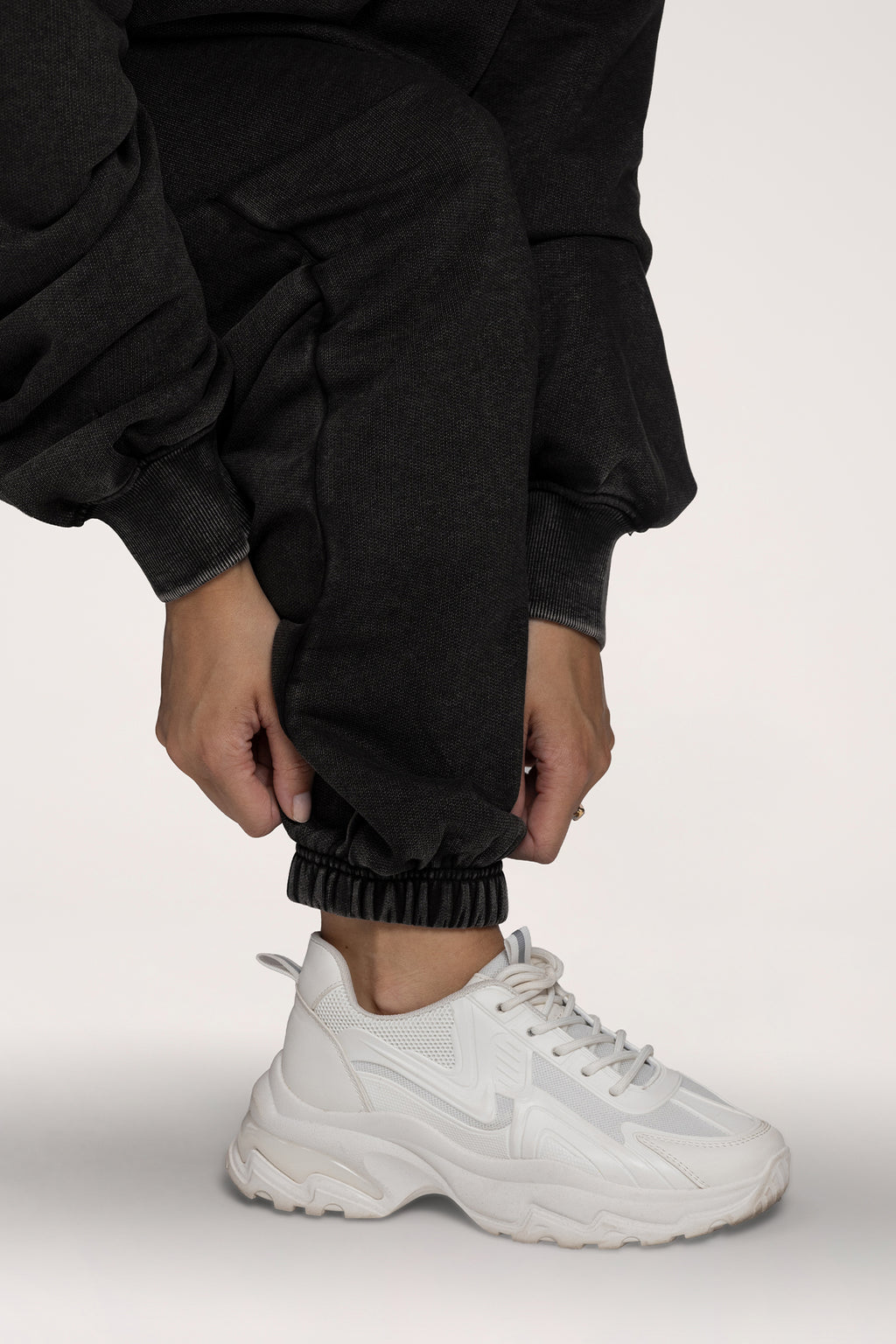 Easy Cuffed Sweatpants black