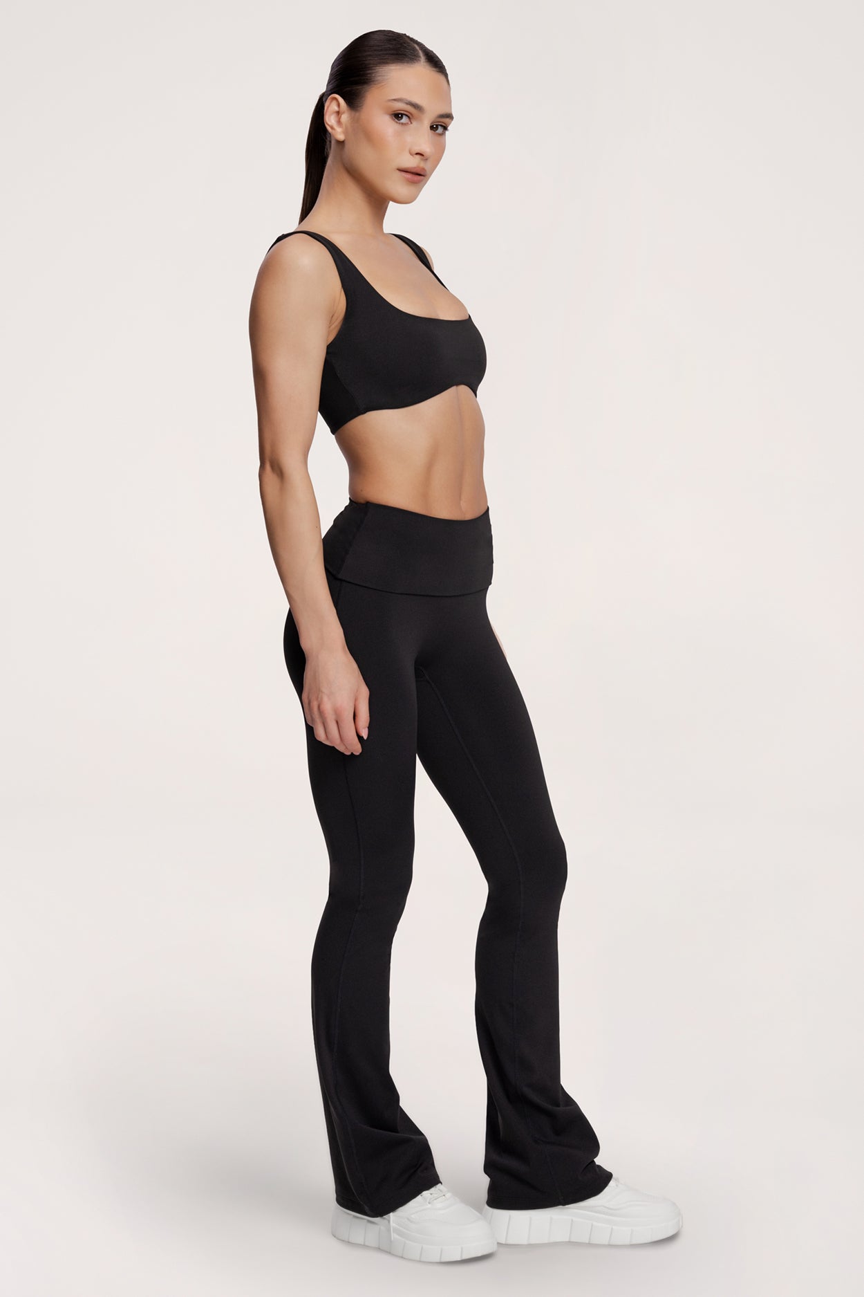 Flared pilates era black
