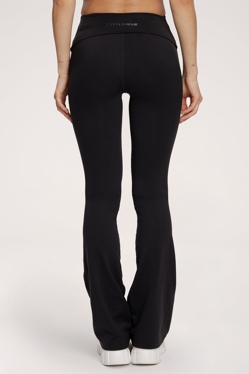 Flared pilates era black