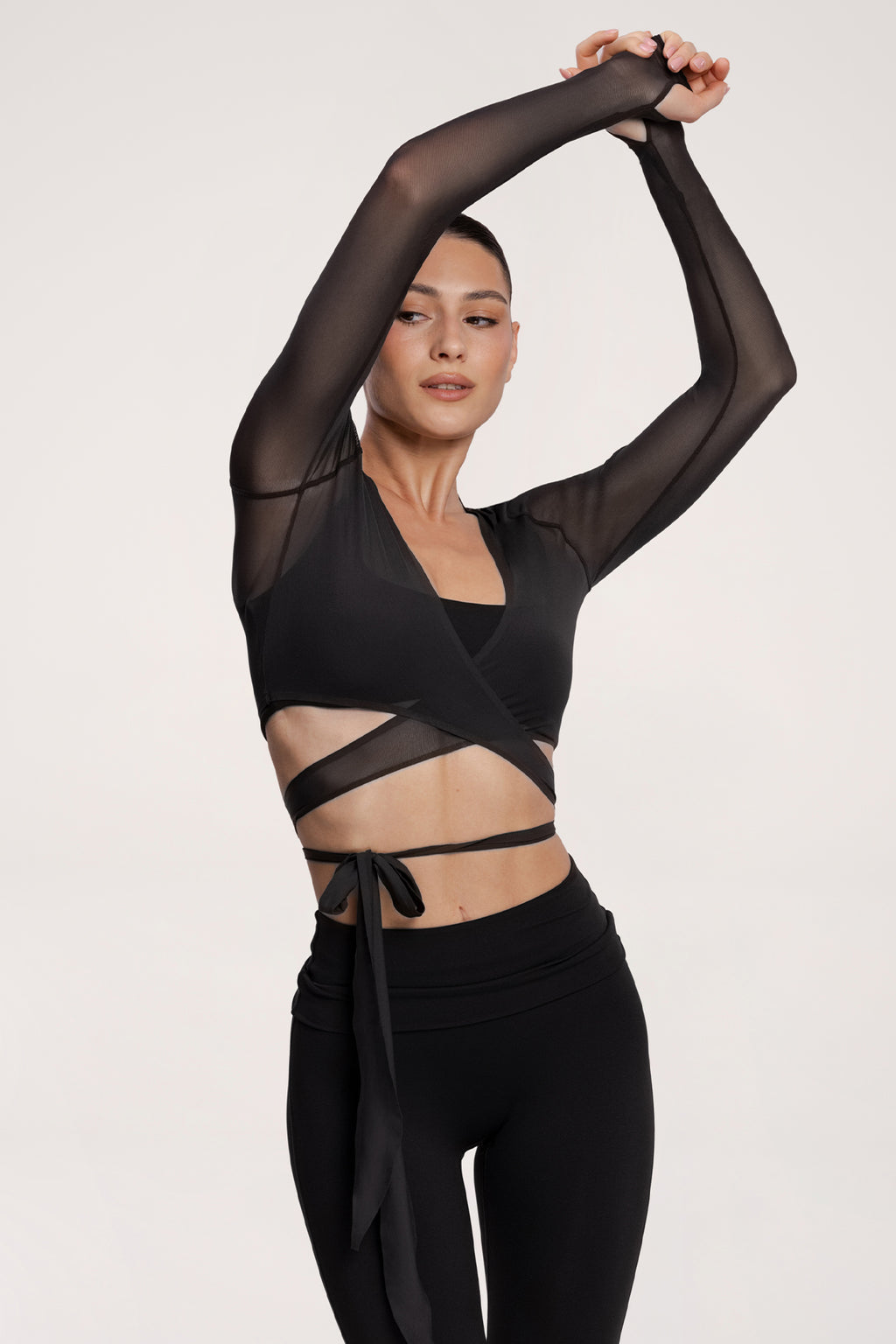 Tie-up shrug pilates era black