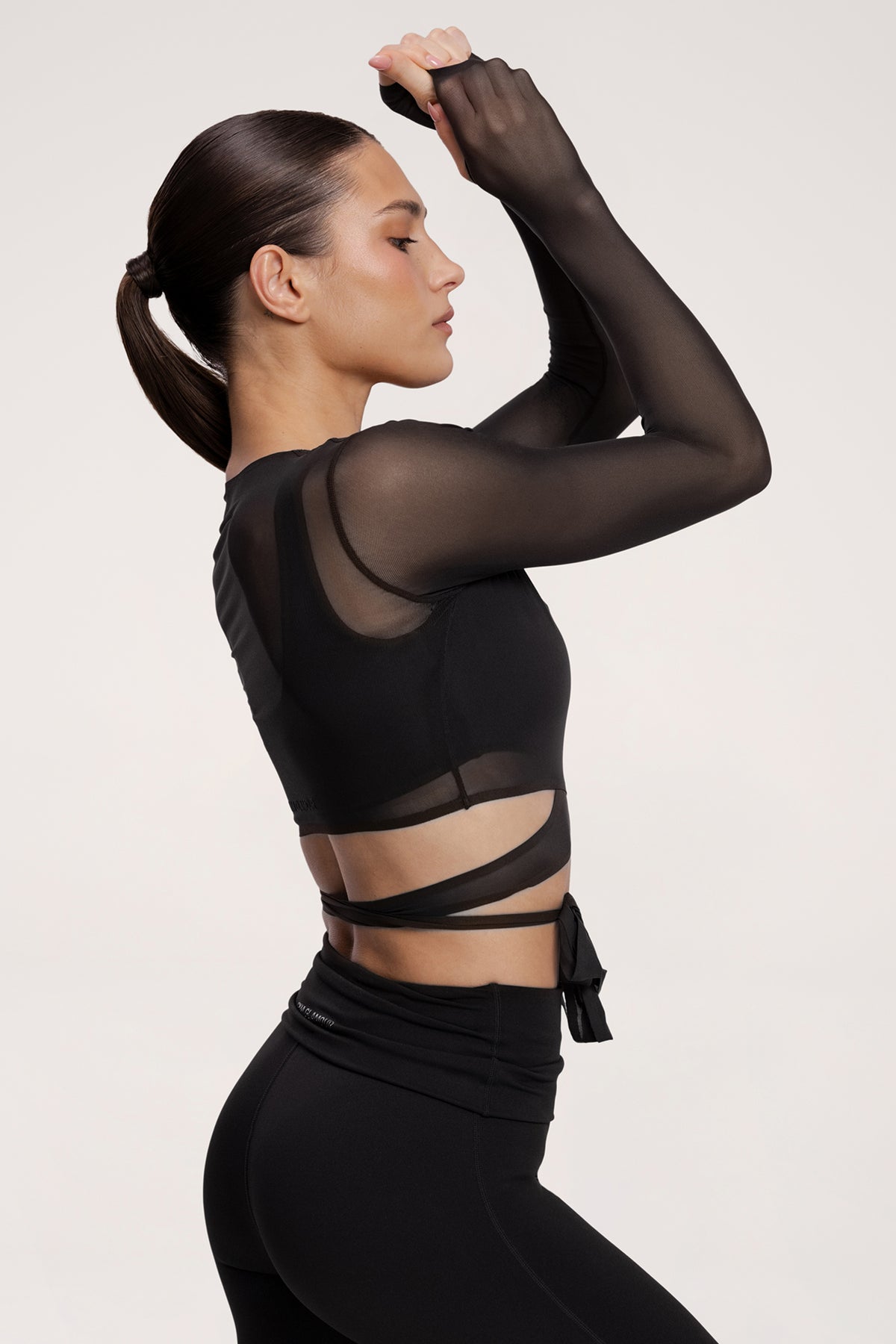 Tie-up shrug pilates era black