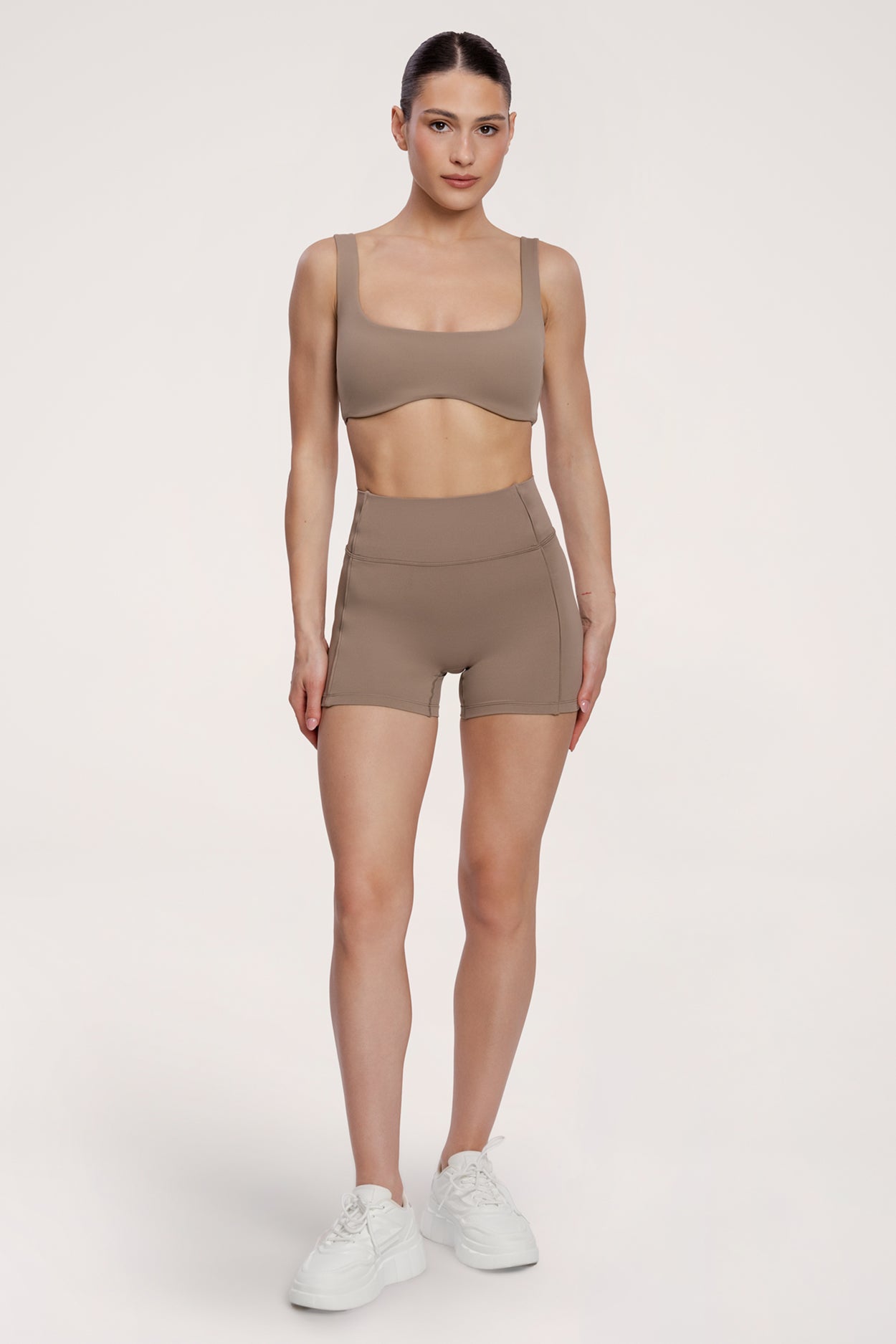 Shorts pilates era warm beige