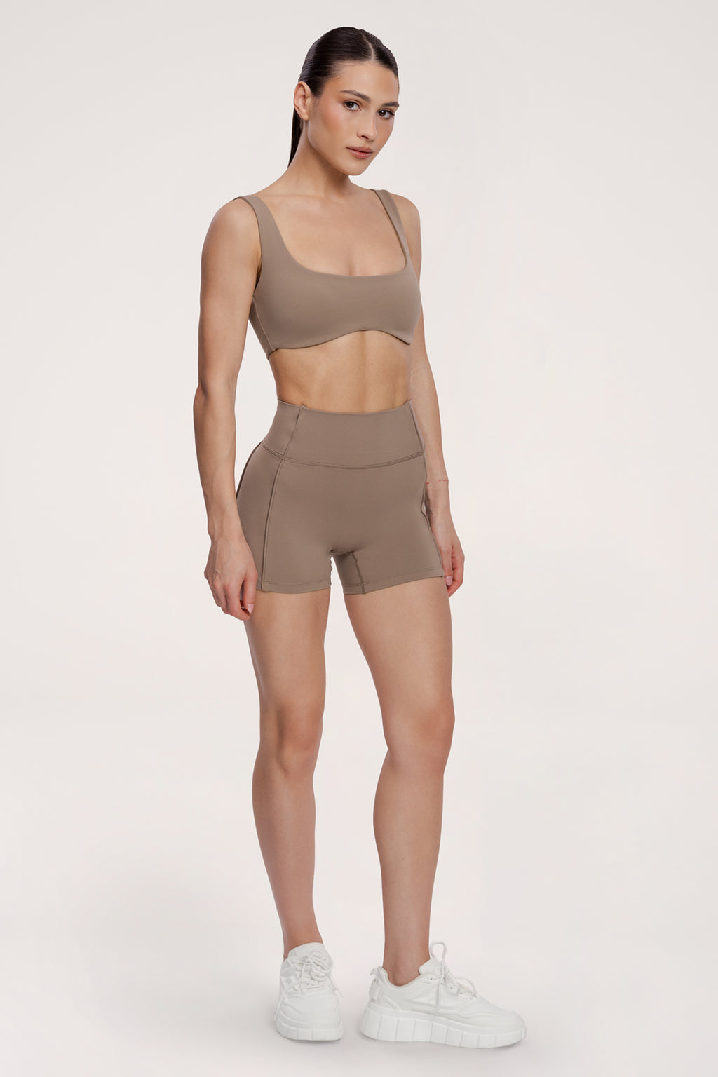 Shorts pilates era warm beige