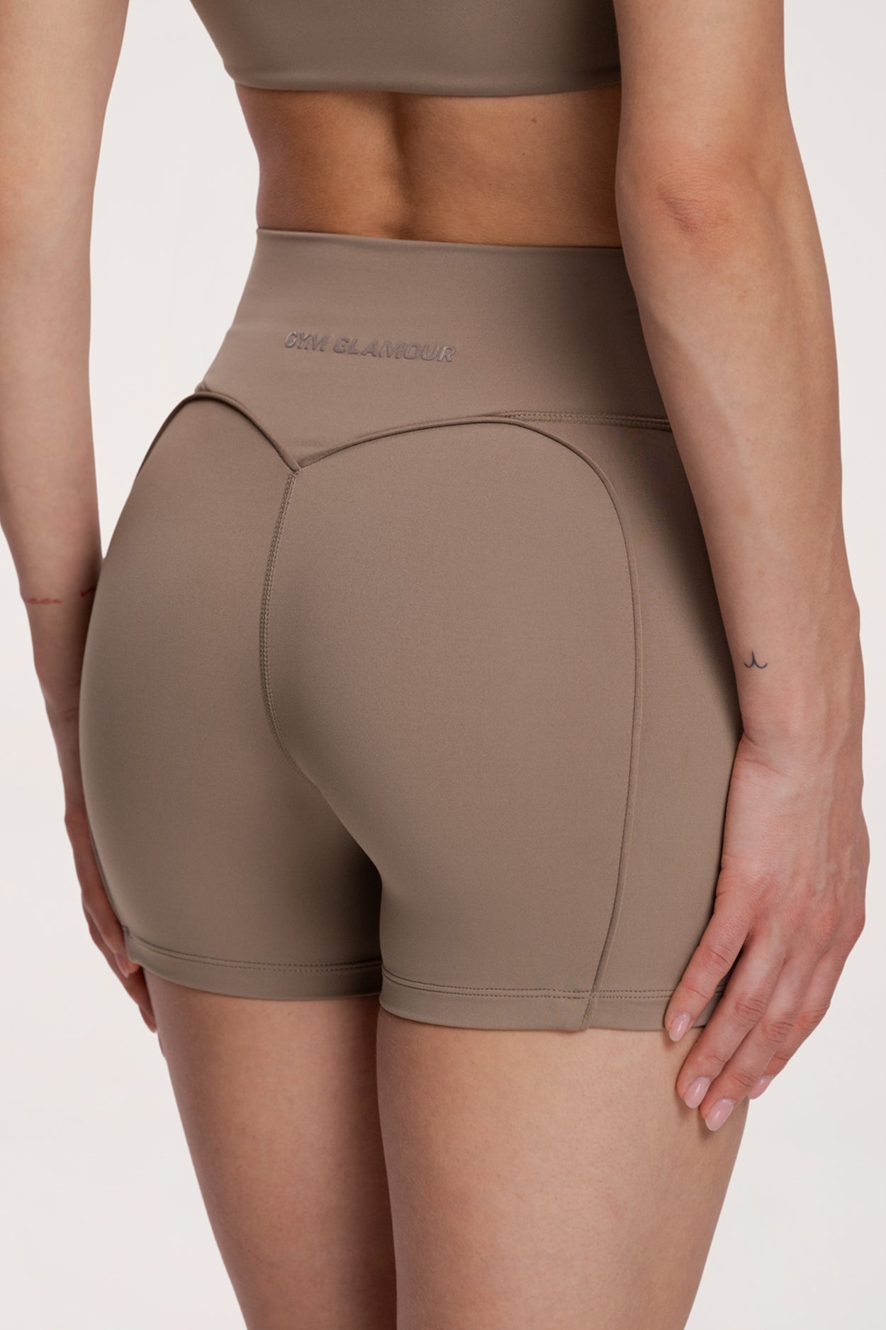Shorts pilates era warm beige