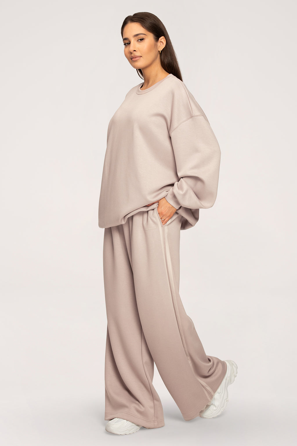 UN1FORM Oversize Sweatpants beige