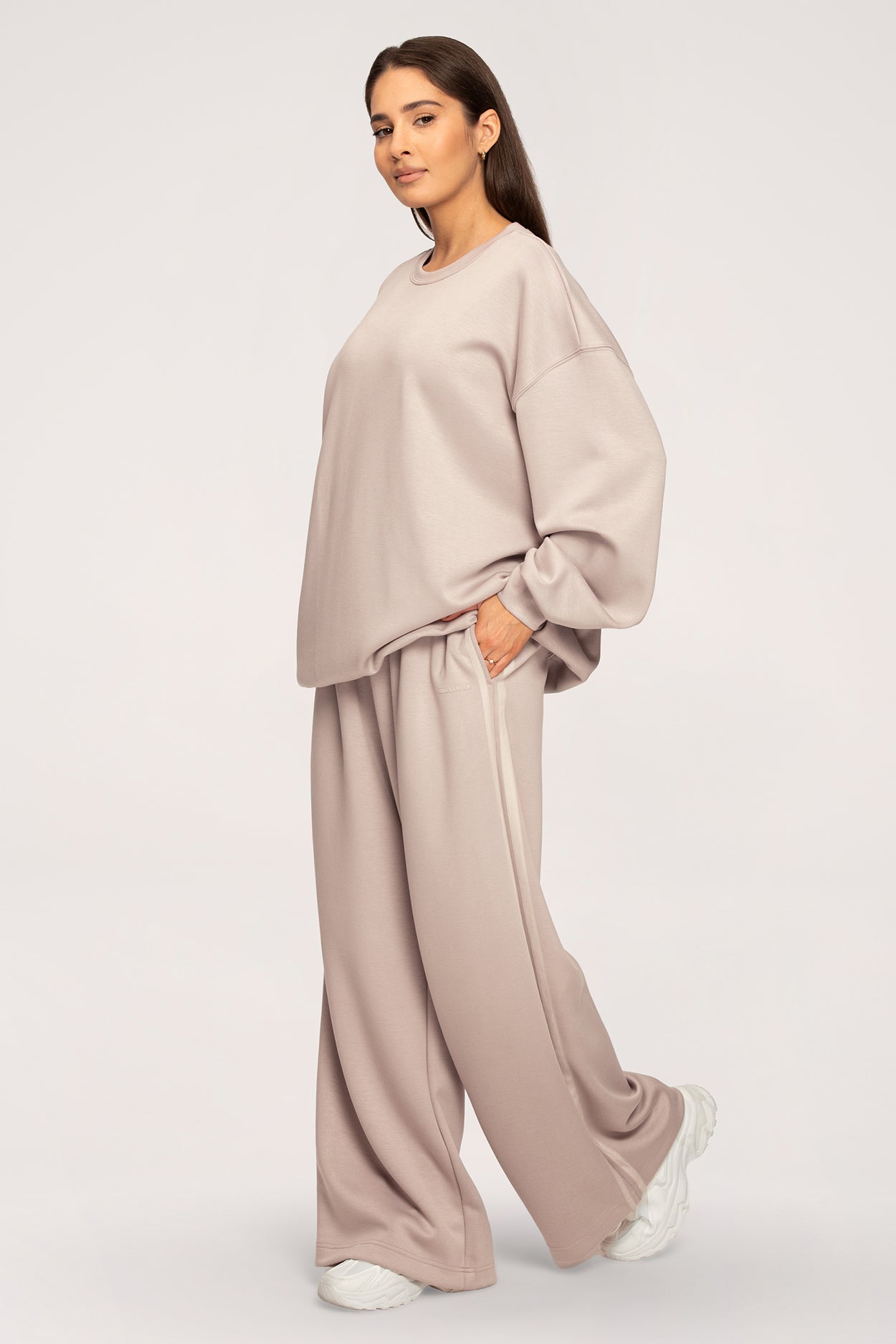 UN1FORM Oversize Sweatpants beige