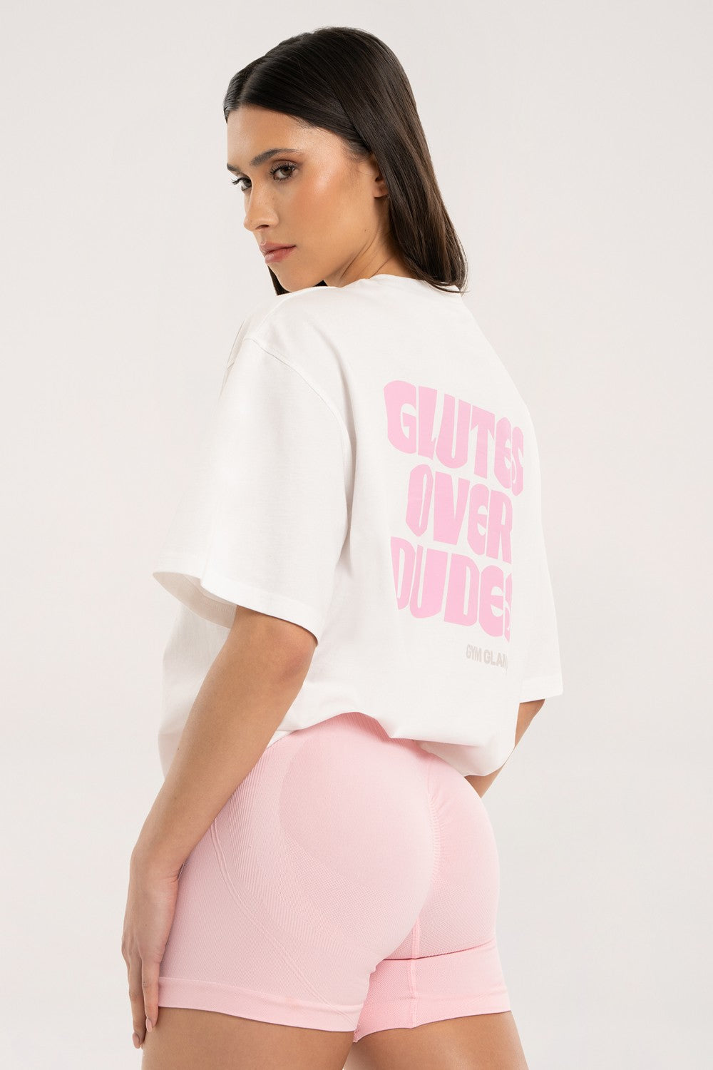 T-shirt oversize glutes over dudes