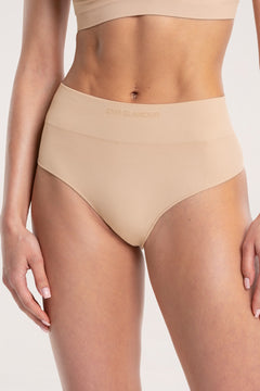 Hochgeschnittener Slip Touch nude