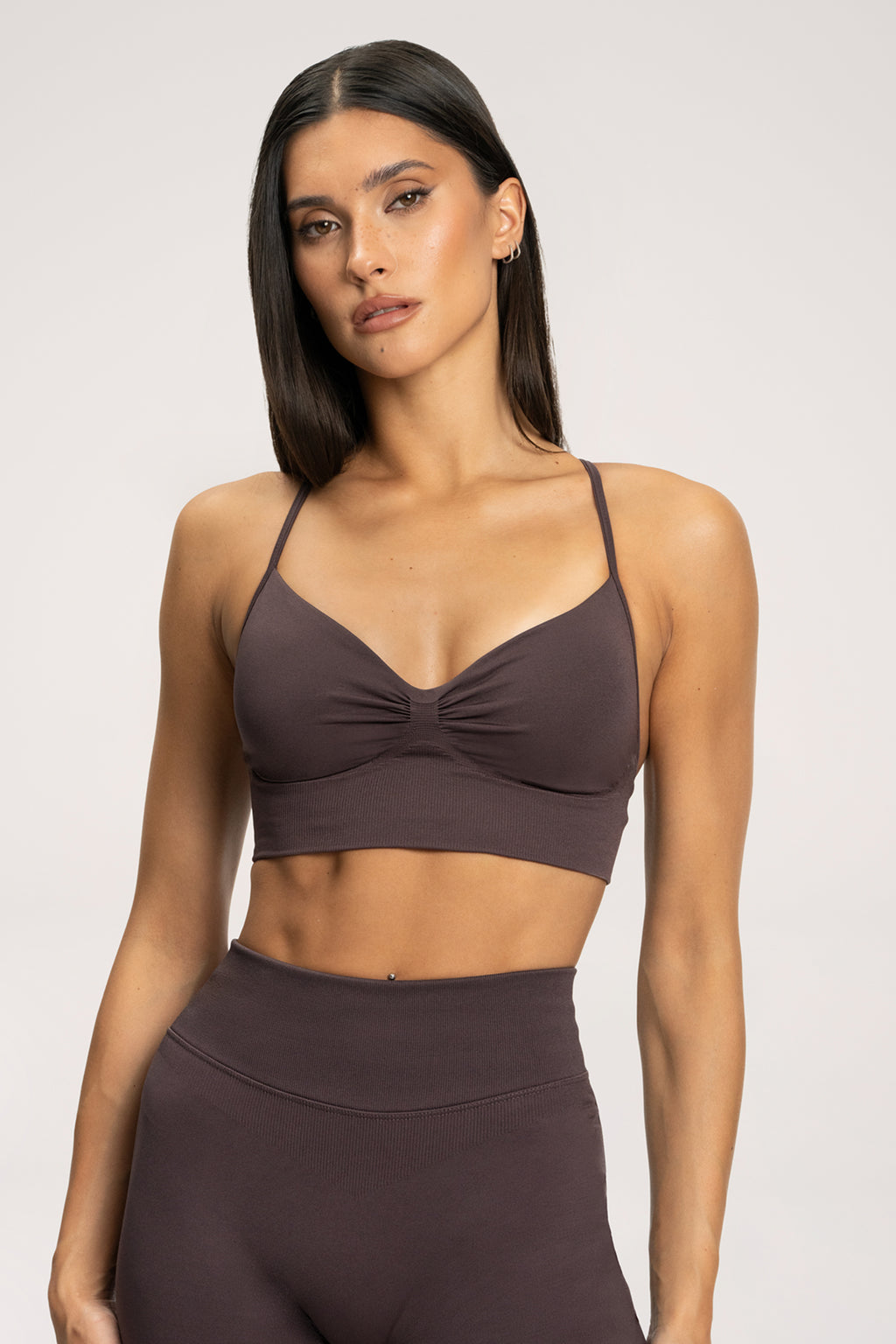 Bra with deep neckline cacao