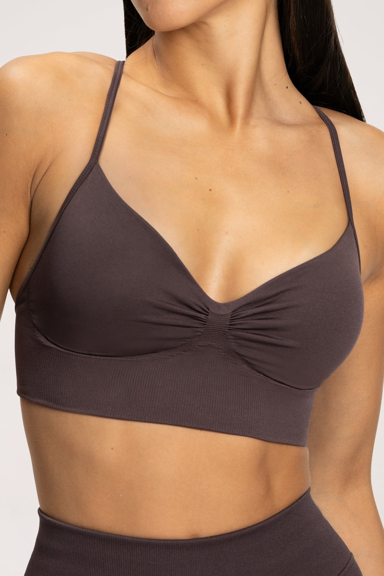 Bra with deep neckline cacao