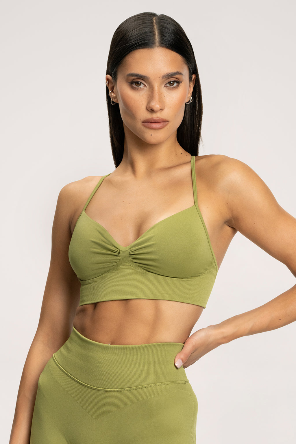 Bra with deep neckline matcha