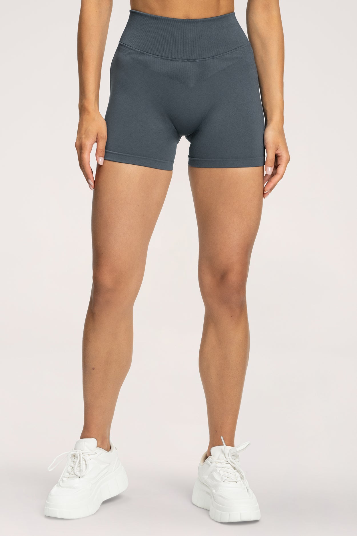 Shorts lift moonlight
