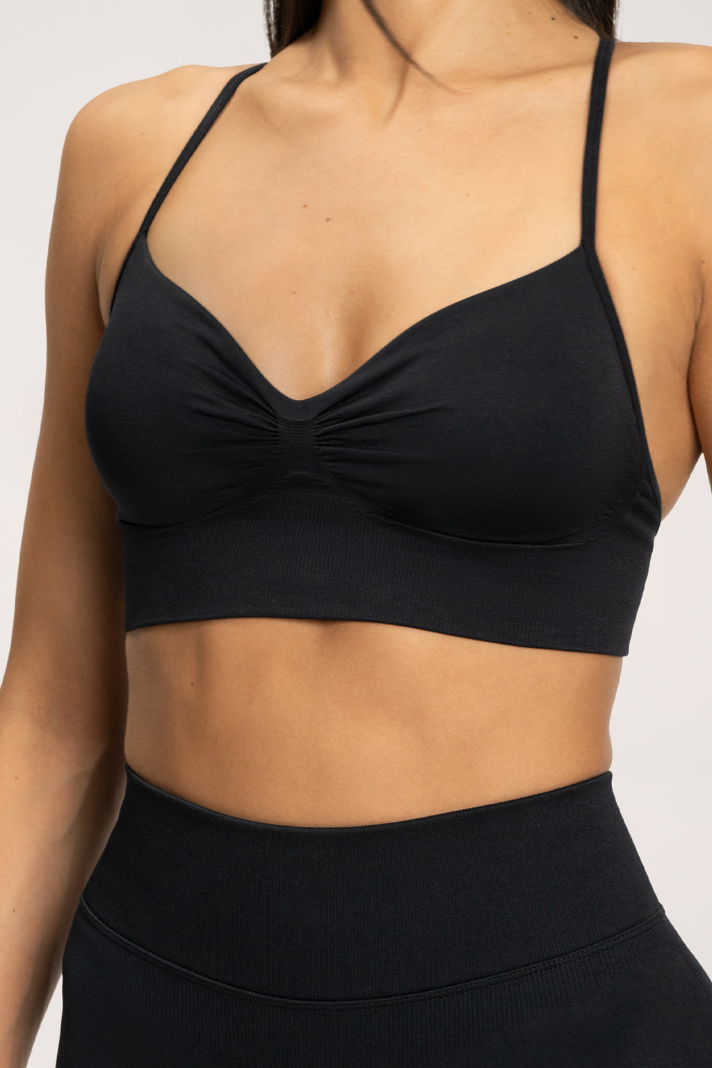 Bra with deep neckline black