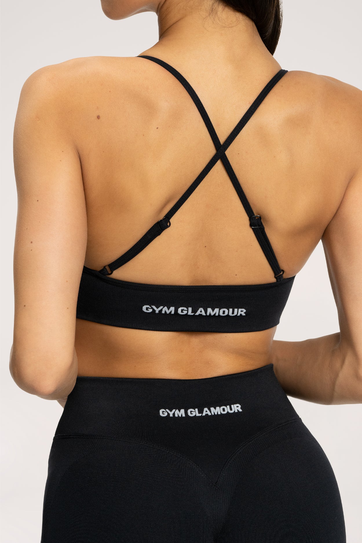 Bra with deep neckline black