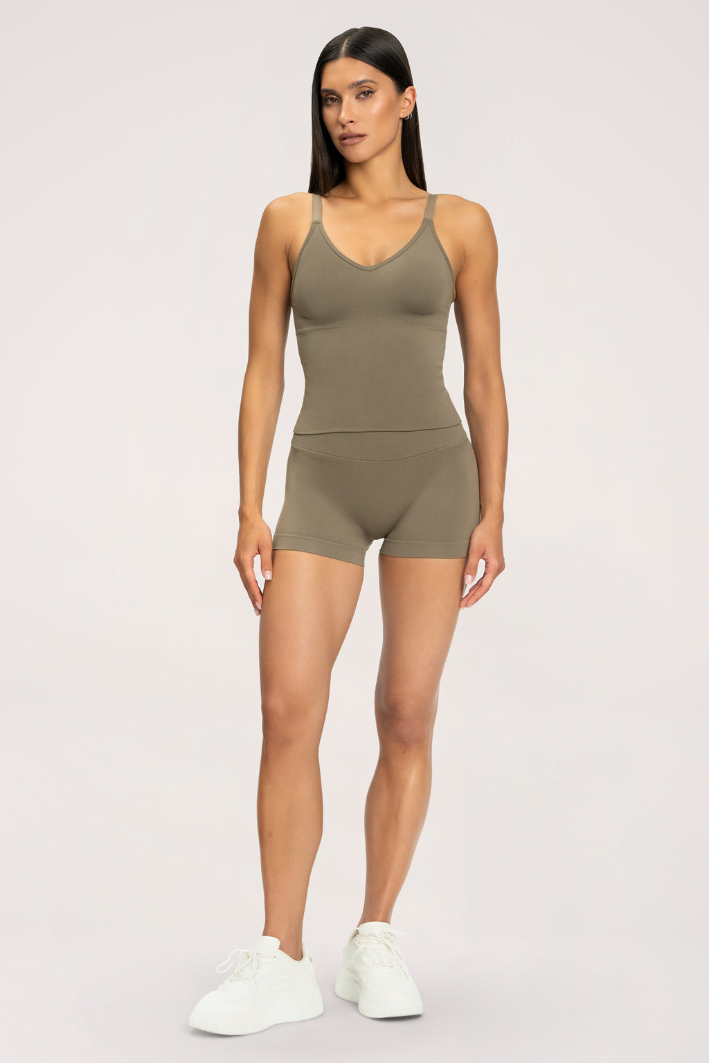 Shorts second skin nougat