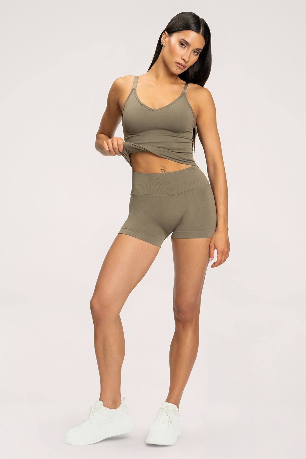 Shorts second skin nougat
