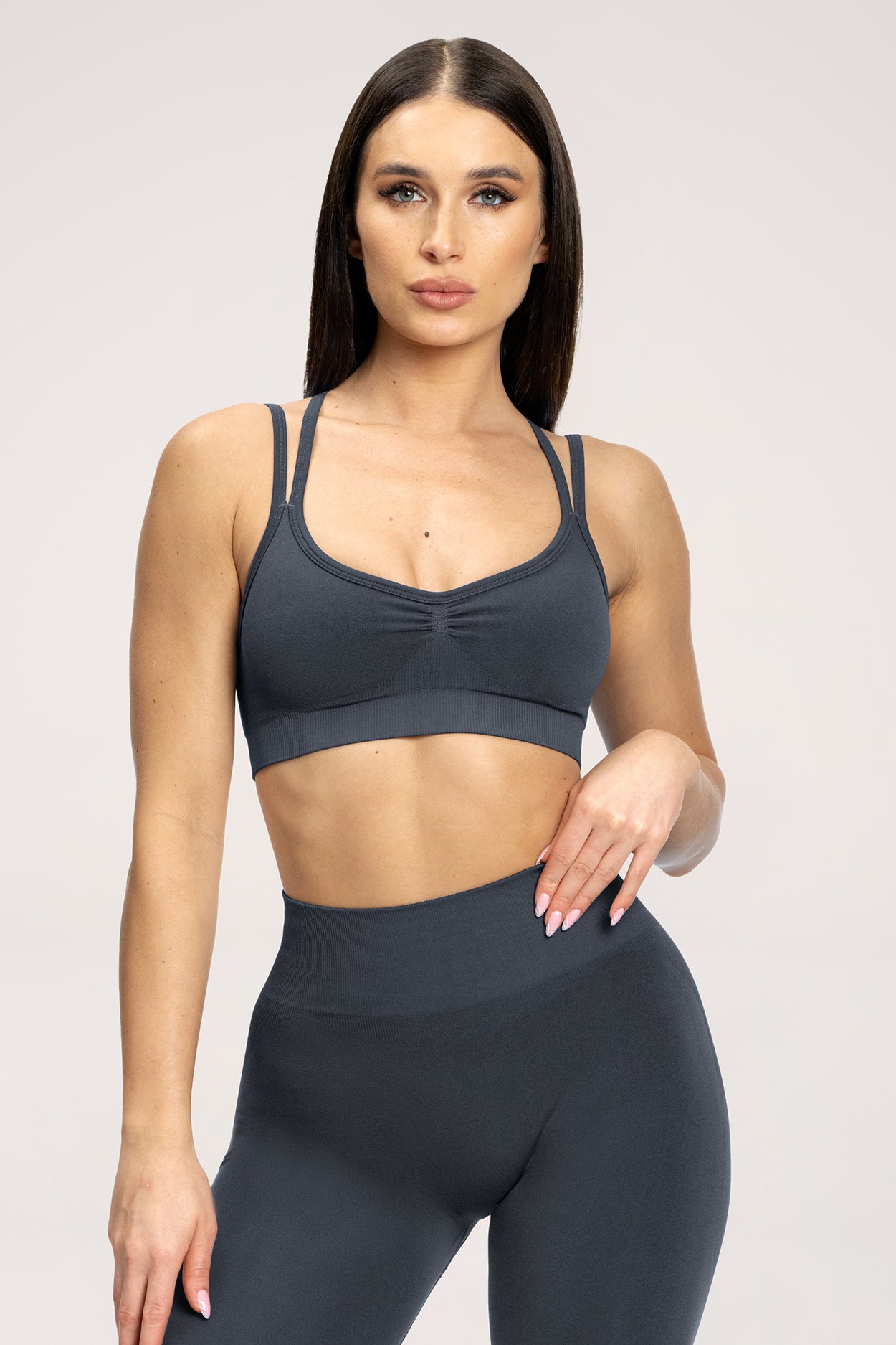Fake BBL sports bra anthracite