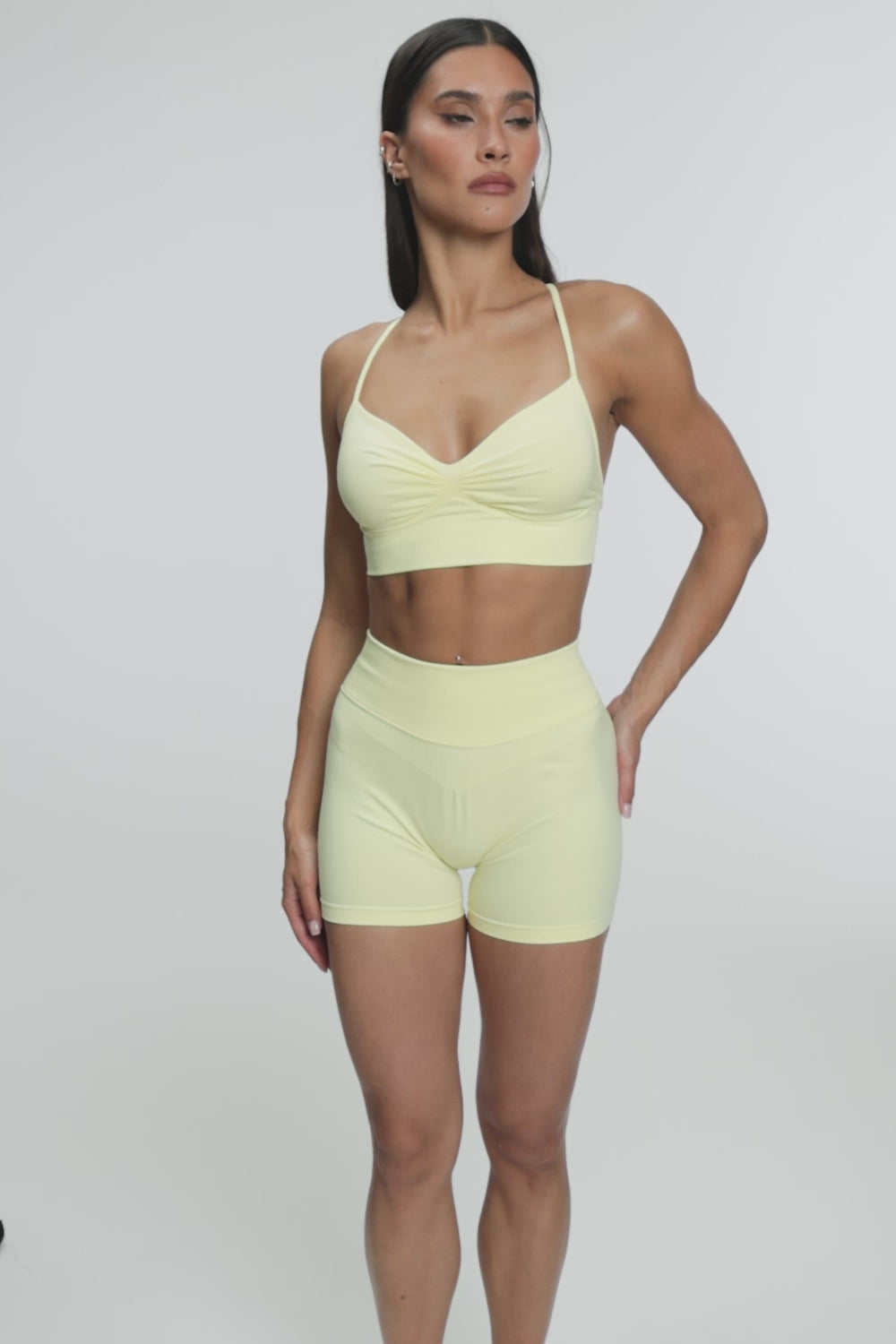 Shorts lift butter yellow